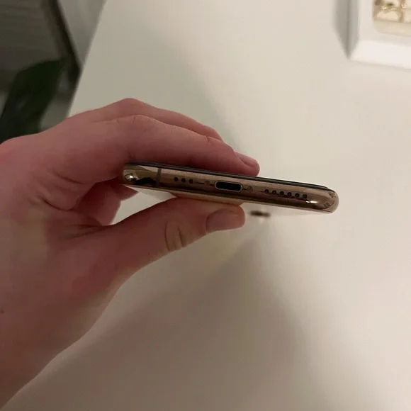 Unlocked iPhone XS Rose Gold 256G - Picture 4 of 8